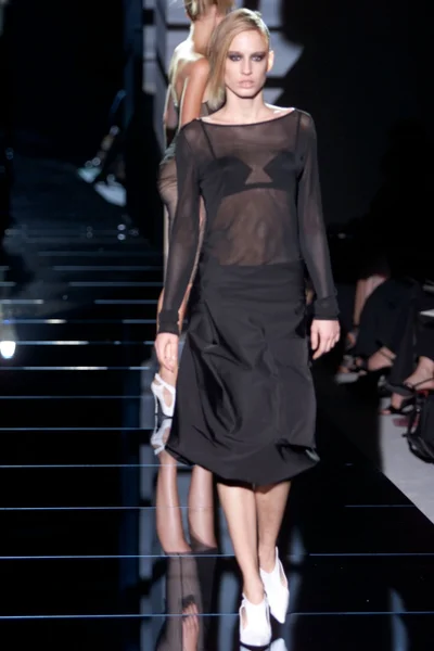 Look 3
